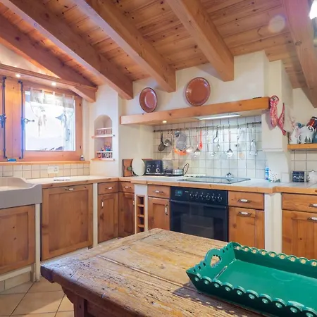 La Ruinette-charming 3-bed Mountain With Stunning Views Chalet